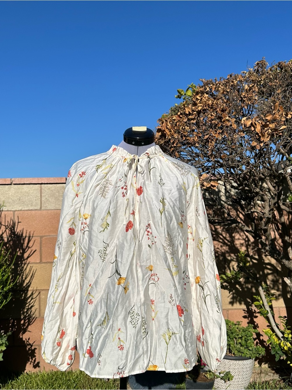 H&M White Floral Blouse with Red and Yellow Accents Size Medium Cottagecore